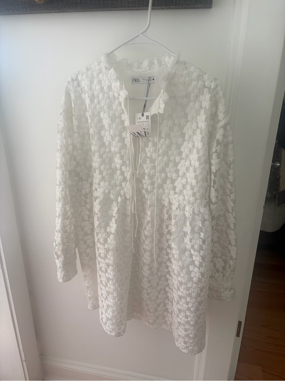 Brand New Zara White Floral Lace Dress SZ Large